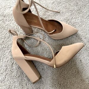 Stunning lace up heels - NUDE - Size 6 ✨